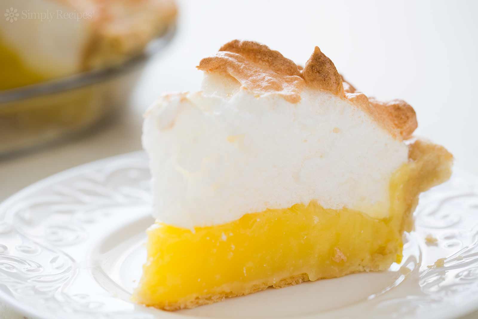 lemon-meringue-pie-horiz-b-1600